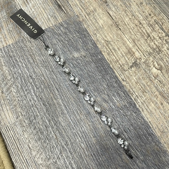 Givenchy bracelet - Picture 1 of 7